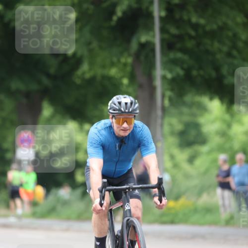15.06.2025 - 7 Türme Triathlon Yannick Fuchs http://msf.ph/oto/8053650 15.06.2025 13:44:42 Radfahren  meine-sportfotos.de