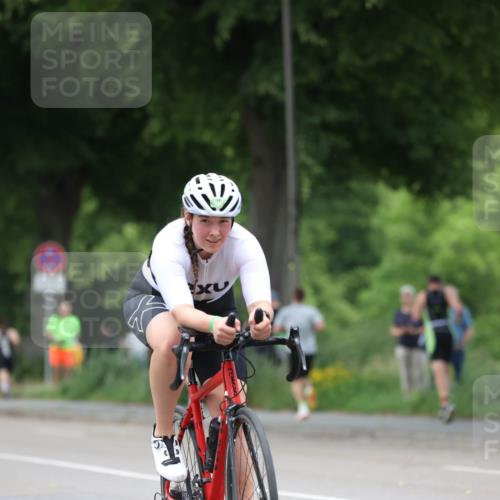 15.06.2025 - 7 Türme Triathlon Yannick Fuchs http://msf.ph/oto/8053709 15.06.2025 13:45:26 Radfahren  meine-sportfotos.de