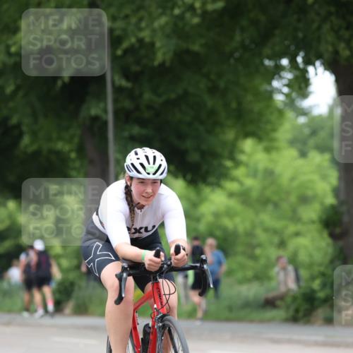 15.06.2025 - 7 Türme Triathlon Yannick Fuchs http://msf.ph/oto/8053710 15.06.2025 13:45:26 Radfahren  meine-sportfotos.de