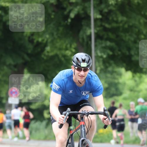 15.06.2025 - 7 Türme Triathlon Yannick Fuchs http://msf.ph/oto/8053921 15.06.2025 13:47:43 Radfahren  meine-sportfotos.de