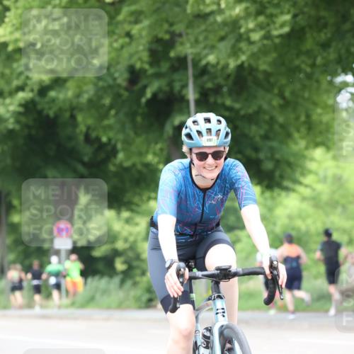 15.06.2025 - 7 Türme Triathlon Yannick Fuchs http://msf.ph/oto/8053936 15.06.2025 13:47:52 Radfahren 897 meine-sportfotos.de