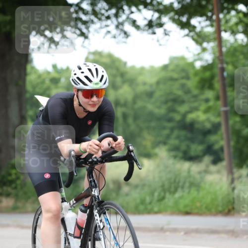 15.06.2025 - 7 Türme Triathlon Yannick Fuchs http://msf.ph/oto/8054022 15.06.2025 13:48:32 Radfahren 1039 meine-sportfotos.de