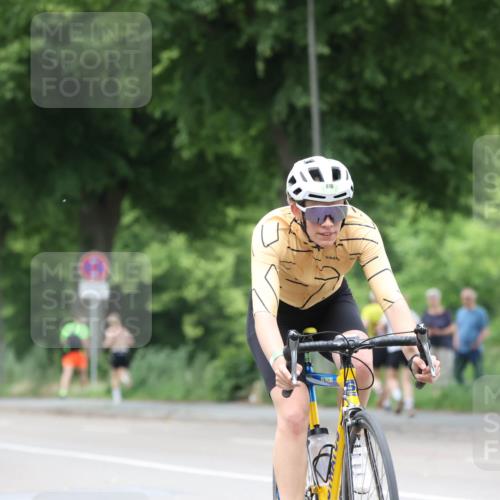 15.06.2025 - 7 Türme Triathlon Yannick Fuchs http://msf.ph/oto/8054049 15.06.2025 13:48:45 Radfahren 810 meine-sportfotos.de