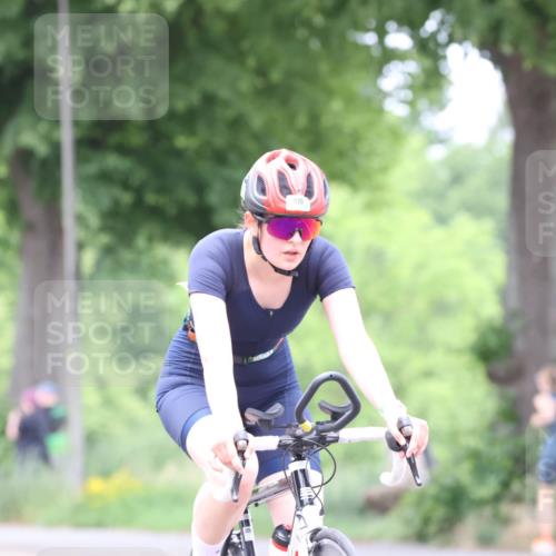 15.06.2025 - 7 Türme Triathlon Yannick Fuchs http://msf.ph/oto/8054057 15.06.2025 13:48:49 Radfahren 878 meine-sportfotos.de