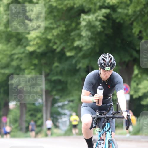 15.06.2025 - 7 Türme Triathlon Yannick Fuchs http://msf.ph/oto/8054092 15.06.2025 13:49:03 Radfahren 276 meine-sportfotos.de