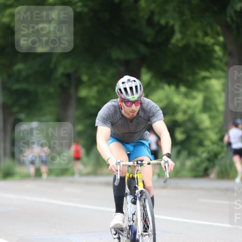 15.06.2025 - 7 Türme Triathlon Yannick Fuchs http://msf.ph/oto/8054179 15.06.2025 13:50:00 Radfahren  meine-sportfotos.de