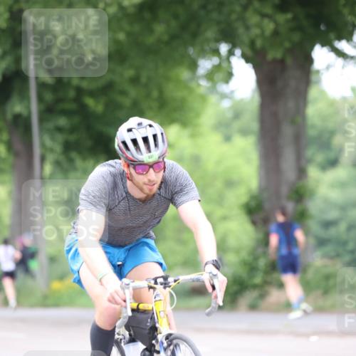 15.06.2025 - 7 Türme Triathlon Yannick Fuchs http://msf.ph/oto/8054180 15.06.2025 13:50:01 Radfahren 337 meine-sportfotos.de