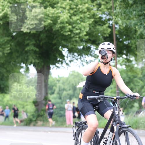 15.06.2025 - 7 Türme Triathlon Yannick Fuchs http://msf.ph/oto/8054420 15.06.2025 13:52:46 Radfahren  meine-sportfotos.de