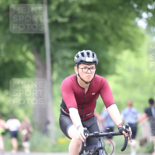 15.06.2025 - 7 Türme Triathlon Yannick Fuchs http://msf.ph/oto/8054575 15.06.2025 13:54:22 Radfahren  meine-sportfotos.de
