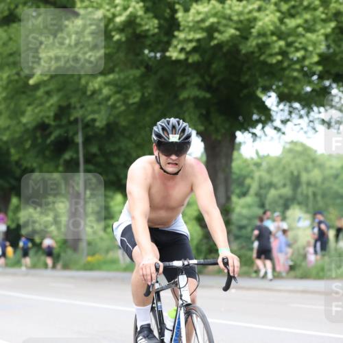 15.06.2025 - 7 Türme Triathlon Yannick Fuchs http://msf.ph/oto/8054668 15.06.2025 13:56:22 Radfahren  meine-sportfotos.de
