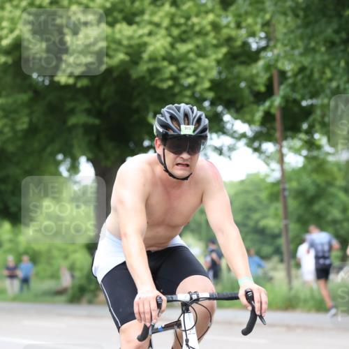 15.06.2025 - 7 Türme Triathlon Yannick Fuchs http://msf.ph/oto/8054669 15.06.2025 13:56:22 Radfahren 393 meine-sportfotos.de