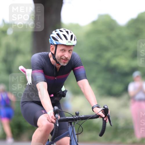 15.06.2025 - 7 Türme Triathlon Yannick Fuchs http://msf.ph/oto/8054713 15.06.2025 13:57:23 Radfahren 223 meine-sportfotos.de