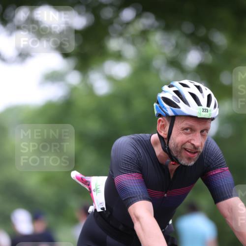 15.06.2025 - 7 Türme Triathlon Yannick Fuchs http://msf.ph/oto/8054715 15.06.2025 13:57:23 Radfahren 223 meine-sportfotos.de