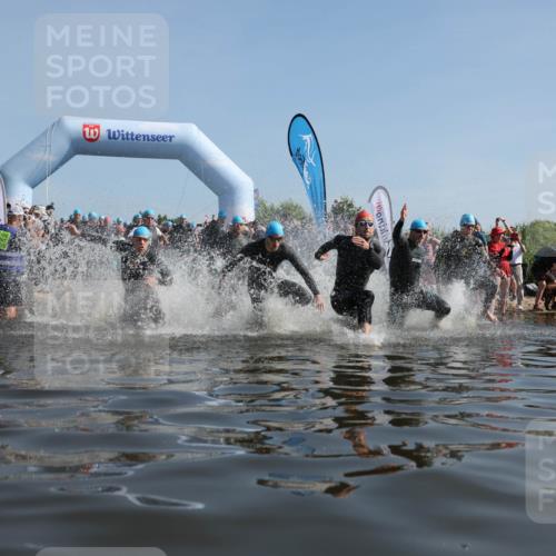 22.06.2025 - Viking Triathlon Michael Strokosch http://msf.ph/oto/8055853 22.06.2025 10:00:13 Schwimmen 2, 4, 10, 49, 100, 122, 329, 420, 485, 521, 544, 609 meine-sportfotos.de