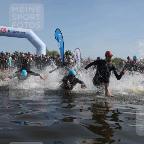 22.06.2025 - Viking Triathlon Michael Strokosch http://msf.ph/oto/8055855 22.06.2025 10:00:14 Schwimmen 2, 4, 10, 49, 100, 122, 329, 420, 485, 521, 544, 609, 611 meine-sportfotos.de
