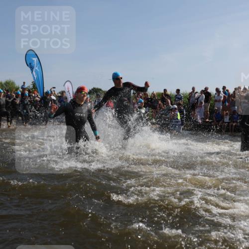 22.06.2025 - Viking Triathlon Michael Strokosch http://msf.ph/oto/8055871 22.06.2025 10:00:24 Schwimmen 6, 10, 14, 15, 28, 46, 49, 52, 81, 122, 152, 175, 176, 198, 230, 286, 288, 329, 367, 420, 455, 473, 485, 544, 557, 610, 611, 617, 661 meine-sportfotos.de