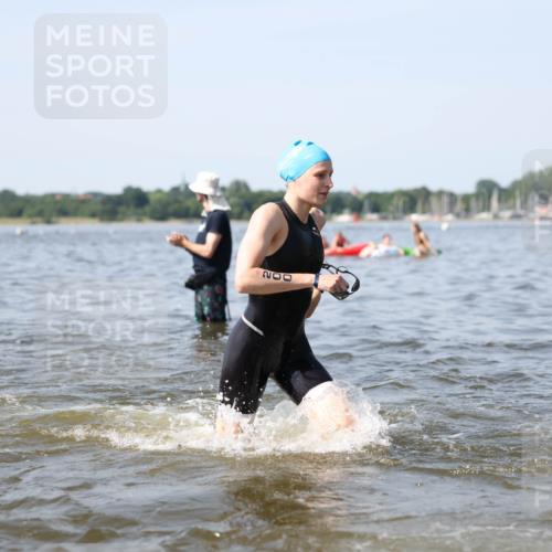 22.06.2025 - Viking Triathlon Michael Strokosch http://msf.ph/oto/8055956 22.06.2025 10:29:06 Schwimmen 7, 12, 152, 200, 310, 384, 443, 458, 604, 628, 652 meine-sportfotos.de
