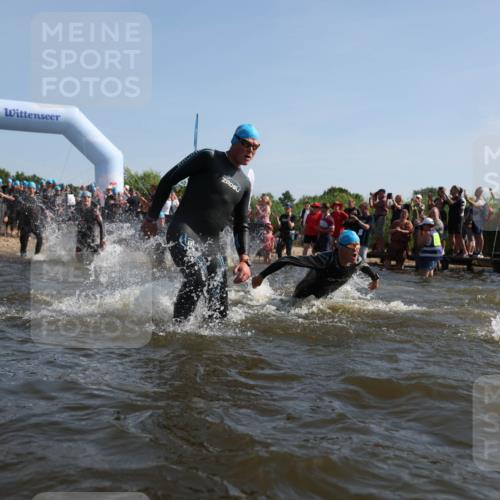 22.06.2025 - Viking Triathlon Michael Strokosch http://msf.ph/oto/8055957 22.06.2025 10:01:02 Schwimmen 12, 50, 63, 90, 113, 124, 236, 243, 294, 300, 347, 350, 384, 458, 658 meine-sportfotos.de