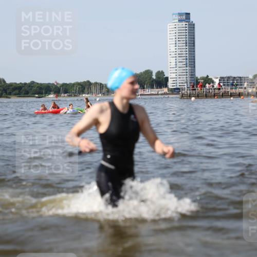 22.06.2025 - Viking Triathlon Michael Strokosch http://msf.ph/oto/8055960 22.06.2025 10:29:07 Schwimmen 7, 12, 152, 200, 310, 384, 443, 458, 604, 628, 652 meine-sportfotos.de