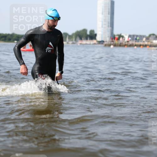 22.06.2025 - Viking Triathlon Michael Strokosch http://msf.ph/oto/8055970 22.06.2025 10:29:10 Schwimmen 7, 11, 12, 33, 152, 200, 310, 384, 458, 604, 652 meine-sportfotos.de
