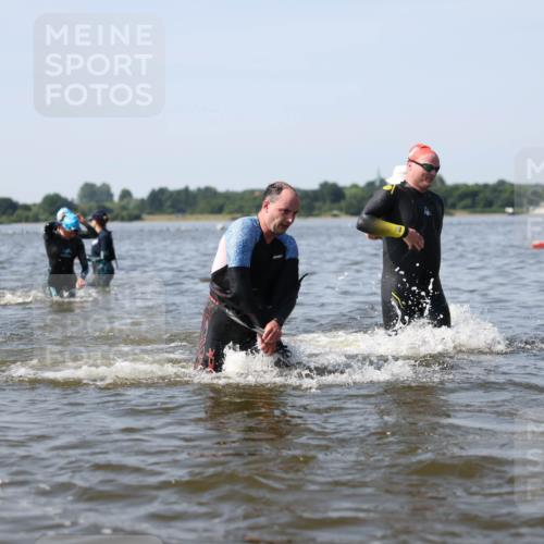 22.06.2025 - Viking Triathlon Michael Strokosch http://msf.ph/oto/8055979 22.06.2025 10:29:13 Schwimmen 7, 11, 12, 30, 33, 152, 200, 310, 458, 604, 652 meine-sportfotos.de