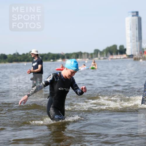 22.06.2025 - Viking Triathlon Michael Strokosch http://msf.ph/oto/8056016 22.06.2025 10:29:22 Schwimmen 11, 30, 33, 243, 458, 612, 652 meine-sportfotos.de