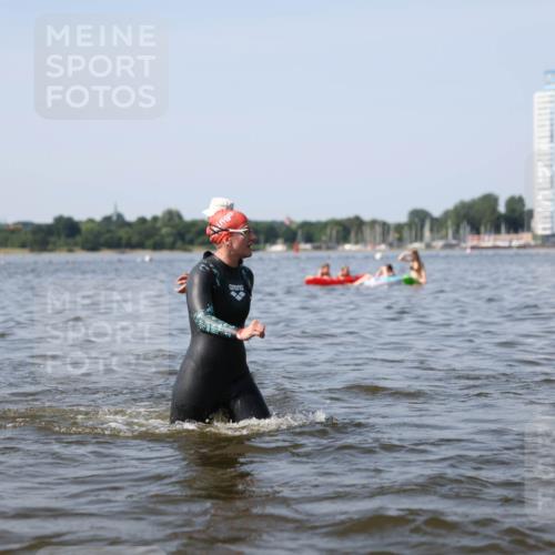 22.06.2025 - Viking Triathlon Michael Strokosch http://msf.ph/oto/8056040 22.06.2025 10:29:26 Schwimmen 6, 11, 30, 33, 243, 612 meine-sportfotos.de