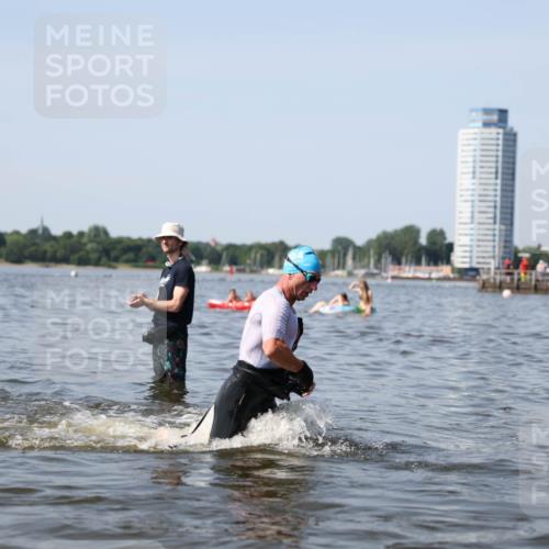 22.06.2025 - Viking Triathlon Michael Strokosch http://msf.ph/oto/8056065 22.06.2025 10:29:35 Schwimmen 6, 243, 612 meine-sportfotos.de