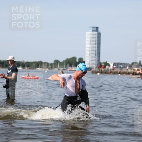 22.06.2025 - Viking Triathlon Michael Strokosch http://msf.ph/oto/8056067 22.06.2025 10:29:36 Schwimmen 6, 612 meine-sportfotos.de