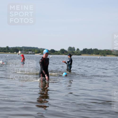 22.06.2025 - Viking Triathlon Michael Strokosch http://msf.ph/oto/8056094 22.06.2025 10:29:49 Schwimmen 264, 299, 473 meine-sportfotos.de