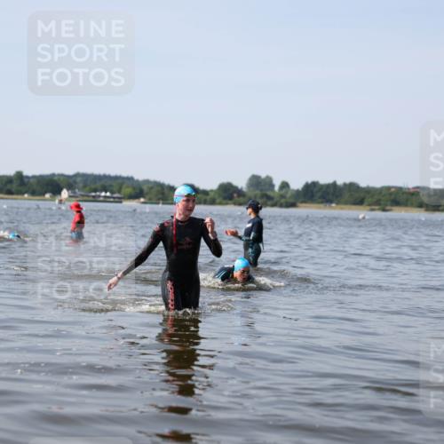 22.06.2025 - Viking Triathlon Michael Strokosch http://msf.ph/oto/8056096 22.06.2025 10:29:49 Schwimmen 264, 299, 473 meine-sportfotos.de