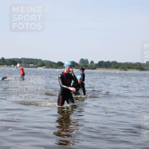 22.06.2025 - Viking Triathlon Michael Strokosch http://msf.ph/oto/8056098 22.06.2025 10:29:49 Schwimmen 264, 299, 473 meine-sportfotos.de