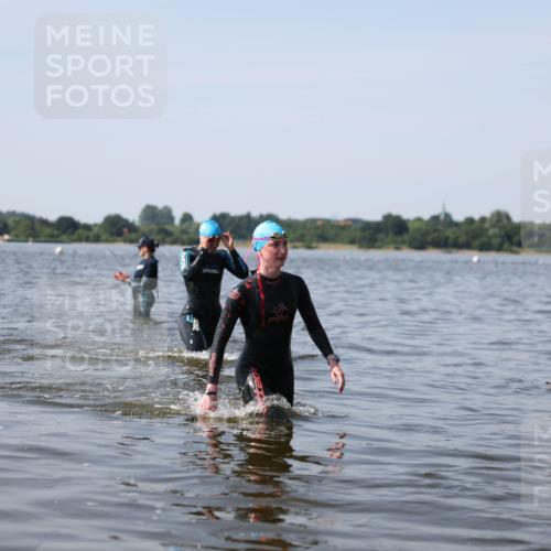 22.06.2025 - Viking Triathlon Michael Strokosch http://msf.ph/oto/8056108 22.06.2025 10:29:51 Schwimmen 264, 299, 473 meine-sportfotos.de