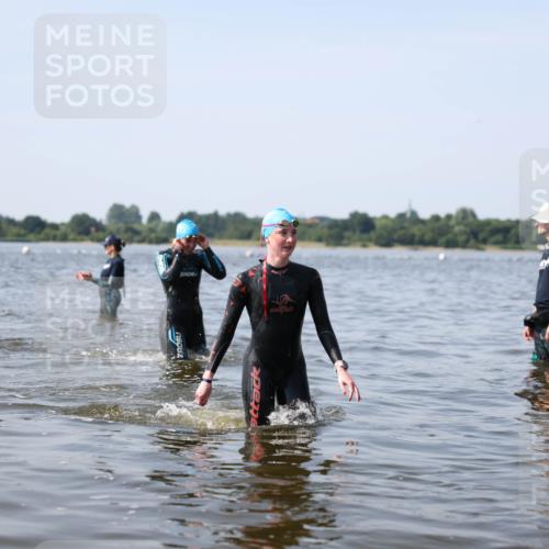 22.06.2025 - Viking Triathlon Michael Strokosch http://msf.ph/oto/8056110 22.06.2025 10:29:51 Schwimmen 264, 299, 473 meine-sportfotos.de