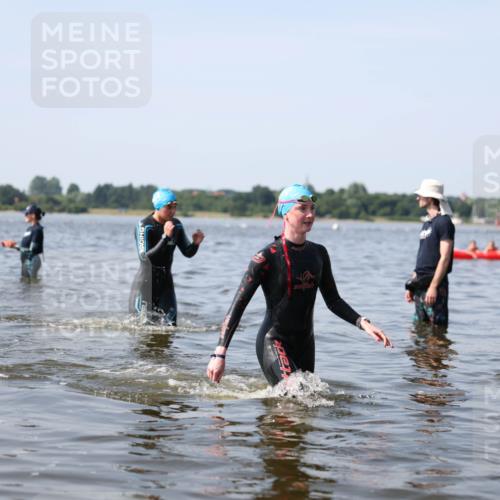22.06.2025 - Viking Triathlon Michael Strokosch http://msf.ph/oto/8056114 22.06.2025 10:29:52 Schwimmen 264, 299, 473 meine-sportfotos.de