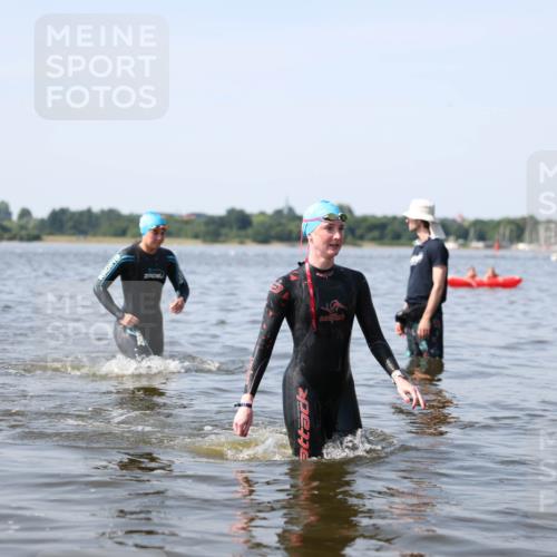 22.06.2025 - Viking Triathlon Michael Strokosch http://msf.ph/oto/8056117 22.06.2025 10:29:53 Schwimmen 264, 299, 473 meine-sportfotos.de