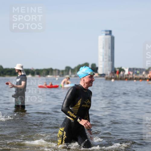 22.06.2025 - Viking Triathlon Michael Strokosch http://msf.ph/oto/8056175 22.06.2025 10:30:05 Schwimmen 175, 203, 264, 299, 374, 473, 626 meine-sportfotos.de