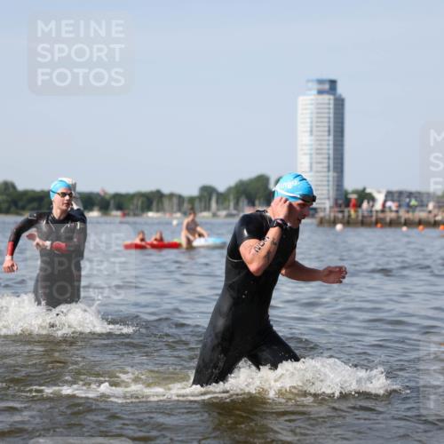22.06.2025 - Viking Triathlon Michael Strokosch http://msf.ph/oto/8056187 22.06.2025 10:30:07 Schwimmen 132, 175, 203, 264, 374, 491, 626 meine-sportfotos.de