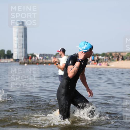 22.06.2025 - Viking Triathlon Michael Strokosch http://msf.ph/oto/8056197 22.06.2025 10:30:08 Schwimmen 132, 175, 203, 264, 374, 381, 491, 626 meine-sportfotos.de