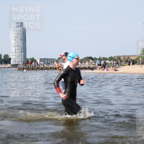 22.06.2025 - Viking Triathlon Michael Strokosch http://msf.ph/oto/8056204 22.06.2025 10:30:09 Schwimmen 132, 175, 203, 264, 374, 381, 491, 626 meine-sportfotos.de