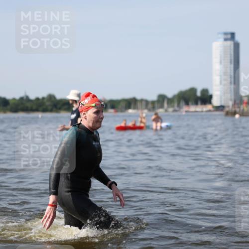 22.06.2025 - Viking Triathlon Michael Strokosch http://msf.ph/oto/8056218 22.06.2025 10:30:13 Schwimmen 132, 175, 203, 374, 381, 491, 626, 643 meine-sportfotos.de