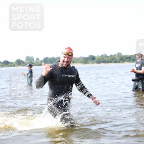 22.06.2025 - Viking Triathlon Michael Strokosch http://msf.ph/oto/8056268 22.06.2025 10:30:22 Schwimmen 132, 381, 393, 491, 551, 626, 643 meine-sportfotos.de