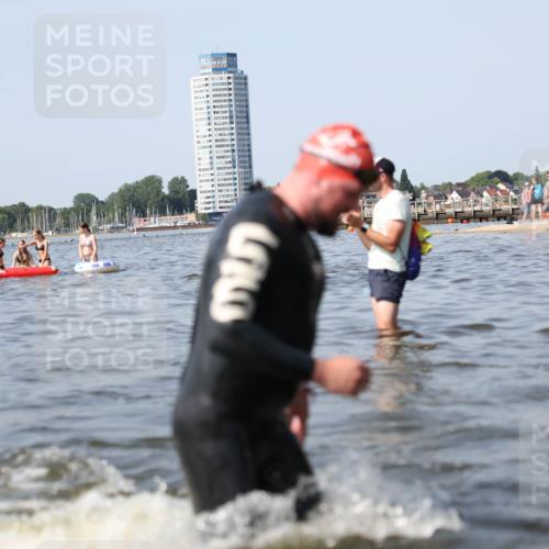 22.06.2025 - Viking Triathlon Michael Strokosch http://msf.ph/oto/8056274 22.06.2025 10:30:24 Schwimmen 132, 381, 393, 491, 551, 626, 643 meine-sportfotos.de