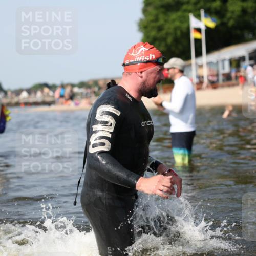 22.06.2025 - Viking Triathlon Michael Strokosch http://msf.ph/oto/8056276 22.06.2025 10:30:24 Schwimmen 132, 381, 393, 491, 551, 626, 643 meine-sportfotos.de