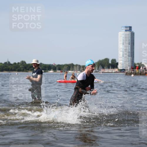 22.06.2025 - Viking Triathlon Michael Strokosch http://msf.ph/oto/8056286 22.06.2025 10:30:30 Schwimmen 13, 393, 551, 643, 651 meine-sportfotos.de