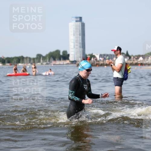 22.06.2025 - Viking Triathlon Michael Strokosch http://msf.ph/oto/8056294 22.06.2025 10:30:32 Schwimmen 13, 188, 393, 551, 643, 651 meine-sportfotos.de