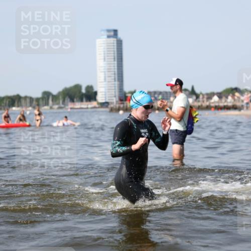 22.06.2025 - Viking Triathlon Michael Strokosch http://msf.ph/oto/8056296 22.06.2025 10:30:32 Schwimmen 13, 188, 393, 551, 643, 651 meine-sportfotos.de