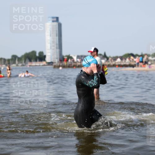 22.06.2025 - Viking Triathlon Michael Strokosch http://msf.ph/oto/8056298 22.06.2025 10:30:32 Schwimmen 13, 188, 393, 551, 643, 651 meine-sportfotos.de
