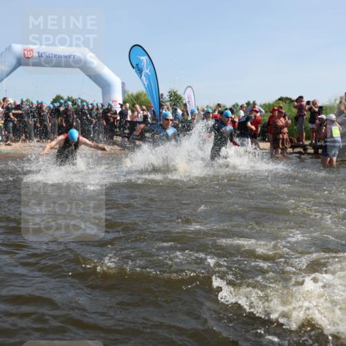 22.06.2025 - Viking Triathlon Michael Strokosch http://msf.ph/oto/8056318 22.06.2025 10:02:45 Schwimmen 40, 98, 161, 164, 264, 323, 340, 366, 427, 429, 430, 486, 548, 552, 608 meine-sportfotos.de