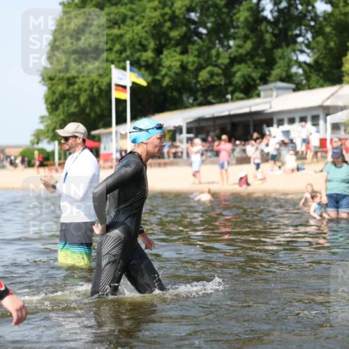 22.06.2025 - Viking Triathlon Michael Strokosch http://msf.ph/oto/8056327 22.06.2025 10:30:38 Schwimmen 13, 188, 393, 551, 630, 651 meine-sportfotos.de